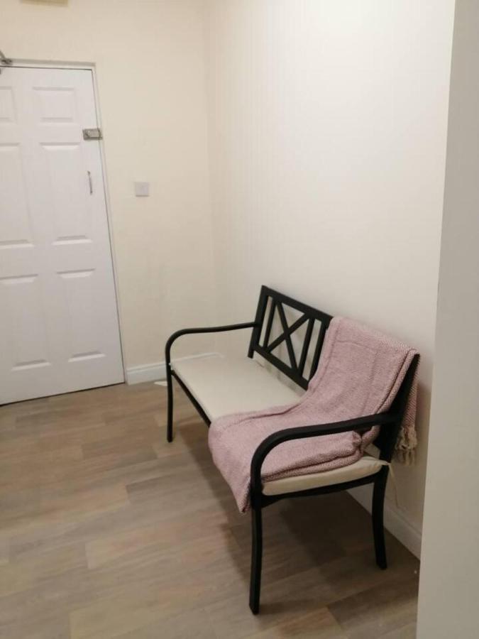 Charming 1-bed In Appartement *